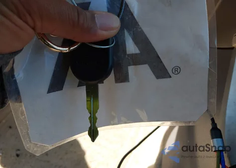 2011 Ford Focus Se z USA, uszkodzony, nr VIN 1FAHP3FN0BW173820